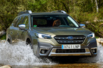 Subaru Outback 2.5i Lineartronic Touring Turismo familiar Autumn Green Metallic Exterior Lateral-Frontal 5 puertas