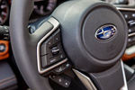 Subaru Outback 2.5i Lineartronic Touring Turismo familiar Interior Mandos volante 5 puertas