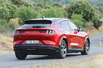Ford Mustang Mach-E AWD 258 kW (351 CV) Rango Extendido 99 kWh Mach-E AWD Rango Extendido Todo terreno Rojo Rapid Met&aacute;lico Exterior Posterior-Lateral 5 puertas