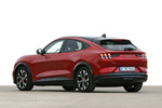 Ford Mustang Mach-E AWD 258 kW (351 CV) Rango Extendido 99 kWh Mach-E AWD Rango Extendido Todo terreno Rojo Rapid Met&aacute;lico Exterior Lateral-Posterior 5 puertas