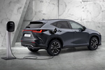 Lexus NX 450h+ AWD F Sport 450h+ Todo terreno Gris Sonic Exterior Toma de recarga 5 puertas