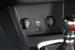 Hyundai i30 5p 1.0 TGDI 48V 88 kW (120 CV) N Line Turismo Interior Conexi&oacute;n fuentes externas 5 puertas