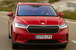Skoda Enyaq 80 iV 80 iV Todo terreno Rojo Velvet Metalizado Exterior Frontal 5 puertas