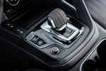 Jaguar E-PACE P300e R-Dynamic PHEV Todo terreno Interior Palanca de Cambios 5 puertas