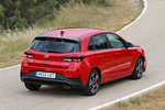 Hyundai i30 5p 1.0 TGDI 48V 88 kW (120 CV) N Line Turismo Engine Red Exterior Cenital-Posterior-Lateral 5 puertas