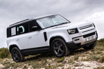 Land Rover Defender 110 P400e AWD Auto PHEV 110 X-Dynamic HSE PHEV Todo terreno Fuji White Exterior Lateral-Frontal 5 puertas