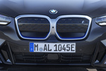 BMW iX3 Paquete M Sport Paquete M Sport Todo terreno M Carbon Black Metallic Exterior Frontal 5 puertas