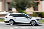 Skoda Enyaq 60 iV 60 iV con Paquete LED M Todo terreno Blanco Luna Metalizado Exterior Lateral 5 puertas
