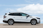 Skoda Enyaq 60 iV 60 iV con Paquete LED M Todo terreno Blanco Luna Metalizado Exterior Lateral 5 puertas