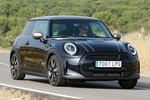 MINI MINI 3p Cooper Autom&aacute;tico 3p Cooper MINI Yours Turismo Enigmatic Black Metallic Exterior Lateral-Frontal 3 puertas