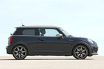 MINI MINI 3p Cooper Autom&aacute;tico 3p Cooper MINI Yours Turismo Enigmatic Black Metallic Exterior Lateral 3 puertas