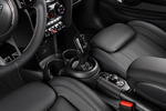 MINI MINI 3p Cooper Autom&aacute;tico 3p Cooper MINI Yours Turismo Interior Consola Central 3 puertas
