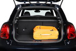 MINI MINI 3p Cooper Autom&aacute;tico 3p Cooper MINI Yours Turismo Interior Maletero 3 puertas