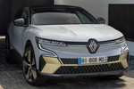Renault M&eacute;gane Gama E-TECH Electric iconic Turismo Blanco Glaciar con Techo Negro Exterior Lateral-Frontal 5 puertas