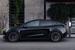 Tesla Model Y Gama Model Y Interior Premium Negro y Blanco Todo terreno Negro S&oacute;lido Exterior Toma de recarga 5 puertas