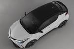 Toyota C-HR 180H GR-Sport Todo terreno Bitono Blanco Perlado y Techo Negro Exterior Cenital 5 puertas