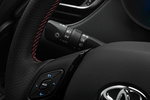 Toyota C-HR 180H GR-Sport Todo terreno Interior Mandos volante 5 puertas