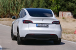 Tesla Model Y Tracci&oacute;n integral Gran autonom&iacute;a Gran Autonom&iacute;a Interior Premium Negro y Blanco Todo terreno Blanco perla multicapas Exterior Lateral-Posterior 5 puertas