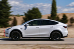 Tesla Model Y Tracci&oacute;n integral Gran autonom&iacute;a Gran Autonom&iacute;a Interior Premium Negro y Blanco Todo terreno Blanco perla multicapas Exterior Lateral 5 puertas