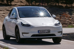Tesla Model Y Tracci&oacute;n integral Gran autonom&iacute;a Gran Autonom&iacute;a Interior Premium Negro y Blanco Todo terreno Blanco perla multicapas Exterior Lateral-Frontal 5 puertas