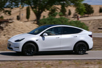 Tesla Model Y Tracci&oacute;n integral Gran autonom&iacute;a Gran Autonom&iacute;a Interior Premium Negro y Blanco Todo terreno Blanco perla multicapas Exterior Frontal-Lateral 5 puertas
