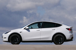 Tesla Model Y Tracci&oacute;n integral Gran autonom&iacute;a Gran Autonom&iacute;a Interior Premium Negro y Blanco Todo terreno Blanco perla multicapas Exterior Lateral 5 puertas