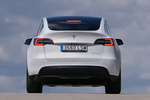 Tesla Model Y Tracci&oacute;n integral Gran autonom&iacute;a Gran Autonom&iacute;a Interior Premium Negro y Blanco Todo terreno Blanco perla multicapas Exterior Posterior 5 puertas
