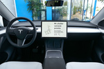 Tesla Model Y Tracci&oacute;n integral Gran autonom&iacute;a Gran Autonom&iacute;a Interior Premium Negro y Blanco Todo terreno Interior Salpicadero 5 puertas