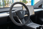 Tesla Model Y Tracci&oacute;n integral Gran autonom&iacute;a Gran Autonom&iacute;a Interior Premium Negro y Blanco Todo terreno Interior Volante 5 puertas