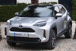 Toyota Yaris Cross Hybrid 120H AWD-i Cross Style Plus Todo terreno Gris &Aacute;gata Exterior Frontal-Lateral 5 puertas