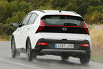 Hyundai Bayon 1.0 T-GDi 100 CV Maxx Todo terreno Polar White Exterior Lateral-Posterior 5 puertas
