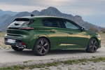 Peugeot 308 Gama 308 Hybrid GT Pack Hybrid Turismo Verde Olivine Exterior Posterior-Lateral 5 puertas