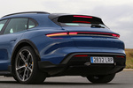 Porsche Taycan Cross Turismo Turbo S Cross Turismo Turbo S con Paquete SportDesign Offroad Negro Turismo familiar Azul Neptuno Exterior Posterior 5 puertas