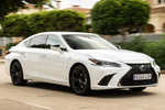 Lexus ES Gama ES 300h F SPORT Turismo Sonic Platinum Exterior Lateral-Frontal 4 puertas