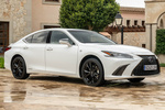 Lexus ES Gama ES 300h F SPORT Turismo Sonic Platinum Exterior Lateral-Frontal 4 puertas