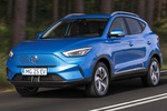 MG ZS Gama ZS EV EV Luxury Todo terreno Como Blue Exterior Frontal-Lateral 5 puertas