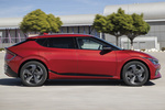 KIA EV6 430 kW (585 CV) 77 kWh AWD GT Turismo Runway Red Exterior Lateral 5 puertas