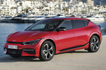 KIA EV6 430 kW (585 CV) 77 kWh AWD GT Turismo Runway Red Exterior Frontal-Lateral 5 puertas