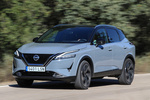Nissan Qashqai 1.3 118 kW (158 CV) mHEV 12V Xtronic 4x2 Tekna+ Todo terreno Bitono Katana Grey con Techo Midnight Black Exterior Frontal-Lateral 5 puertas
