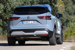 Nissan Qashqai 1.3 118 kW (158 CV) mHEV 12V Xtronic 4x2 Tekna+ Todo terreno Bitono Katana Grey con Techo Midnight Black Exterior Posterior-Lateral 5 puertas