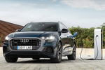 Audi Q8 60 TFSIe quattro tiptronic 340 kW (462 CV) S line TFSIe Todo terreno Azul Galaxia Exterior Toma de recarga 5 puertas