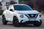 Nissan Juke DIG-T 84 kW (114 CV) DCT Enigma Todo terreno Lunar White con Midnight Black Exterior Lateral-Frontal 5 puertas