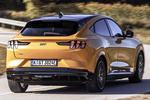 Ford Mustang Mach-E GT AWD 358 kW (487 CV) Rango Extendido 99 kWh Mach-E GT Todo terreno Amarillo Cyber Exterior Posterior-Lateral 5 puertas