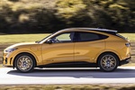 Ford Mustang Mach-E GT AWD 358 kW (487 CV) Rango Extendido 99 kWh Mach-E GT Todo terreno Amarillo Cyber Exterior Lateral 5 puertas