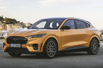 Ford Mustang Mach-E GT AWD 358 kW (487 CV) Rango Extendido 99 kWh Mach-E GT Todo terreno Amarillo Cyber Exterior Frontal-Lateral 5 puertas