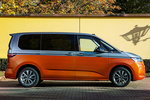 Volkswagen T7 Multivan Corto 1.4 eHybrid 160 kW (218 CV) DSG 6 vel. Life Multivan Corto eHybrid Veh&iacute;culo comercial Mono-Silver Metallic / Energetic Orange Metallic Exterior Lateral 5 puertas