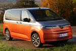 Volkswagen T7 Multivan Corto 1.4 eHybrid 160 kW (218 CV) DSG 6 vel. Life Multivan Corto eHybrid Veh&iacute;culo comercial Mono-Silver Metallic / Energetic Orange Metallic Exterior Lateral-Frontal 5 puertas