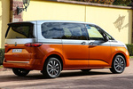 Volkswagen T7 Multivan Corto 1.4 eHybrid 160 kW (218 CV) DSG 6 vel. Life Multivan Corto eHybrid Veh&iacute;culo comercial Mono-Silver Metallic / Energetic Orange Metallic Exterior Posterior-Lateral 5 puertas