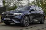 Mercedes-Benz EQB 300 4MATIC 7 plazas AMG Line Todo terreno Azul Denim Metalizado Exterior Frontal-Lateral 5 puertas