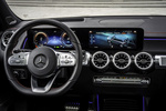Mercedes-Benz EQB 300 4MATIC 7 plazas AMG Line Todo terreno Interior Salpicadero 5 puertas